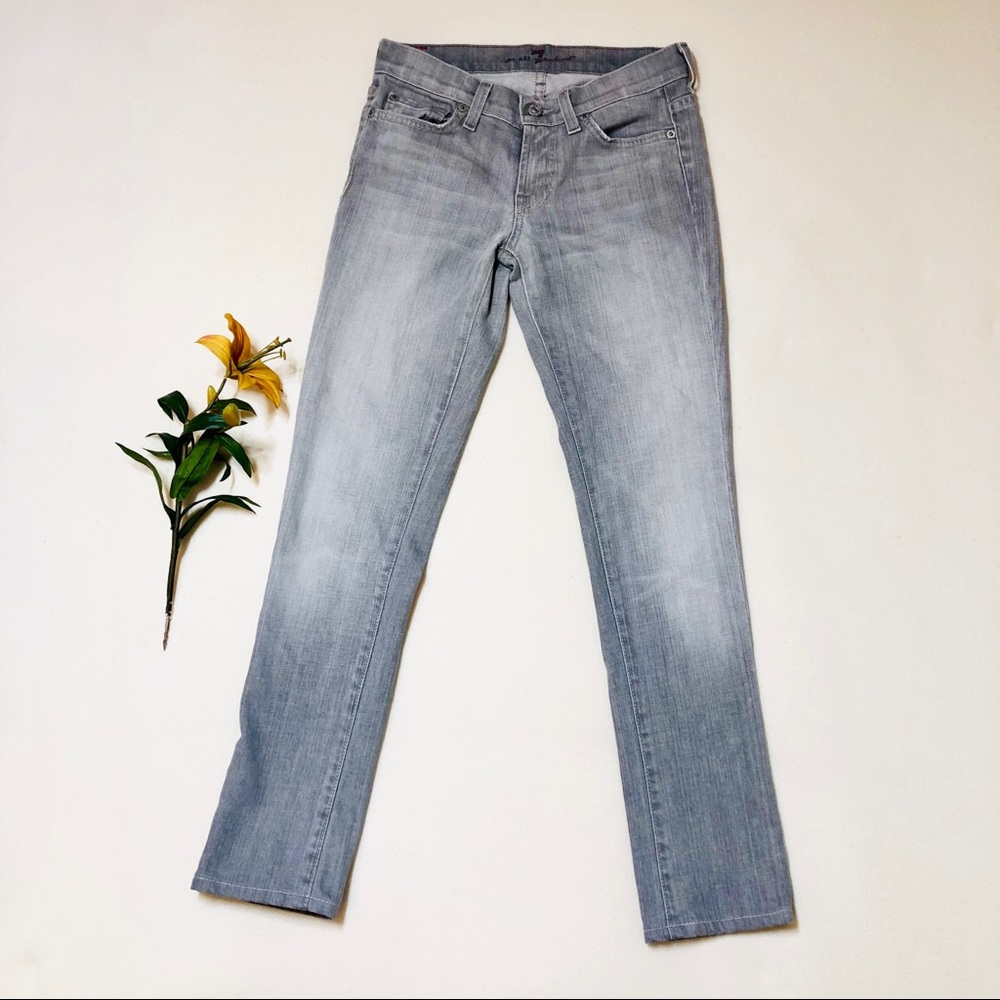 ✨Sale✨7 for all mankind Straight Leg Roxy Jean 25
